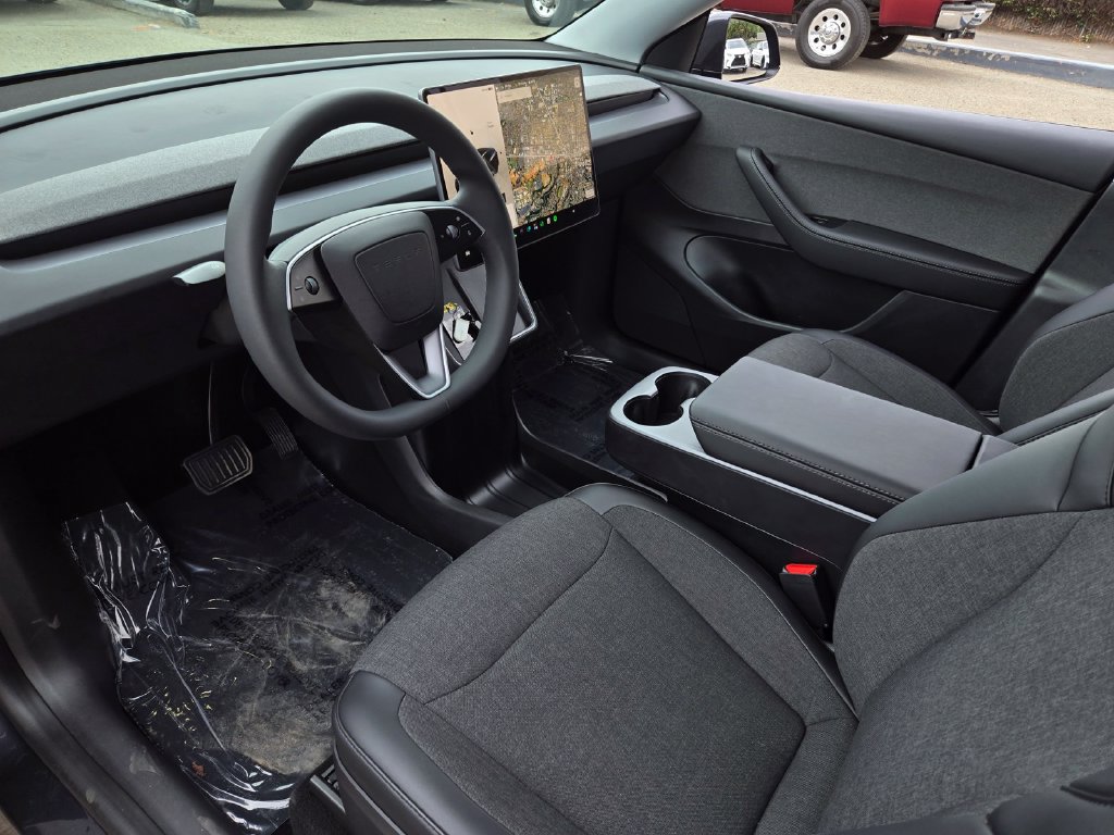 Used 2026 Tesla Model Y AWD image 10