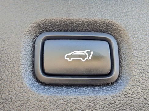 Used 2020 Hyundai Santa Fe SEL image 15