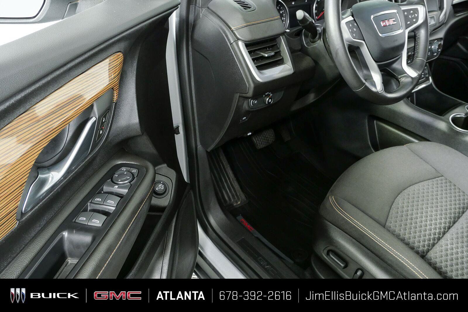 Used 2020 GMC Terrain SLE w/ Driver Convenience Package FWD image 7