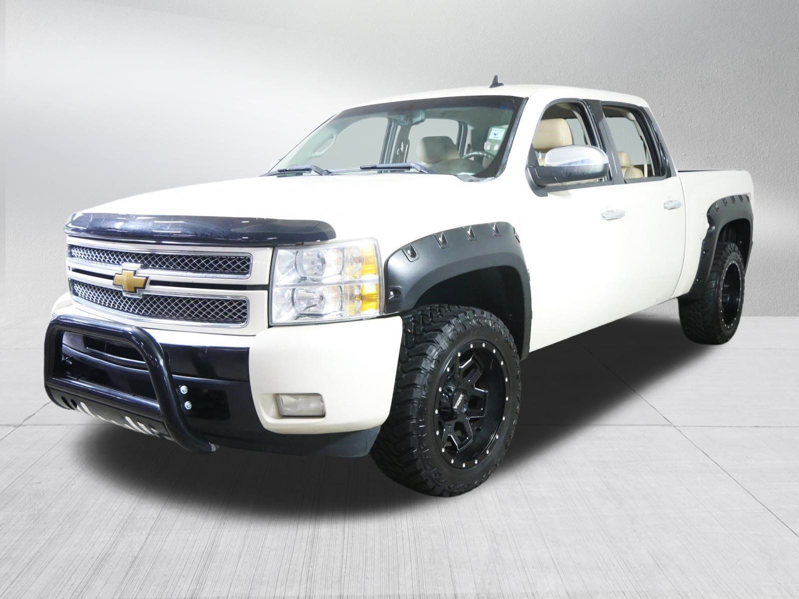 Used 2013 Chevrolet Silverado 1500 LTZ w/ LTZ White Diamond Edition AWD/4WD image 3