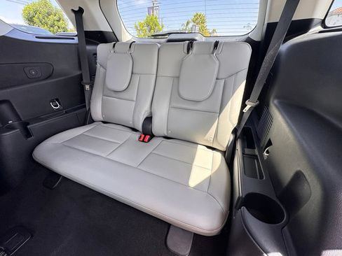 Used 2025 Ford Explorer Active w/ Active Comfort Package AWD/4WD image 30