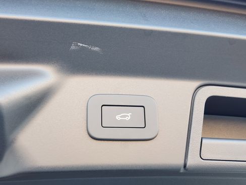 New 2026 Land Rover Range Rover Velar Dynamic SE image 34