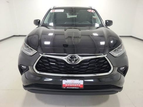 Certified 2024 Toyota Highlander Limited AWD/4WD image 6