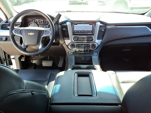 Used 2019 Chevrolet Suburban LT image 14