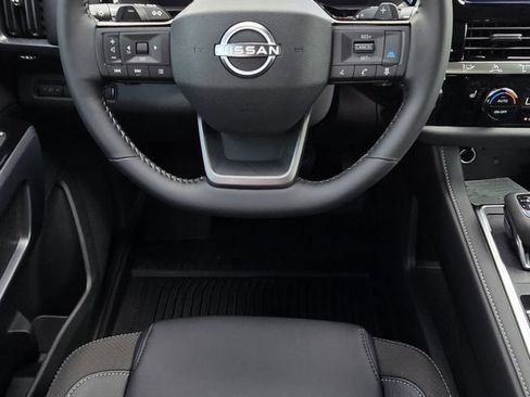 New 2026 Nissan Pathfinder SL w/ SL Premium Package FWD image 12
