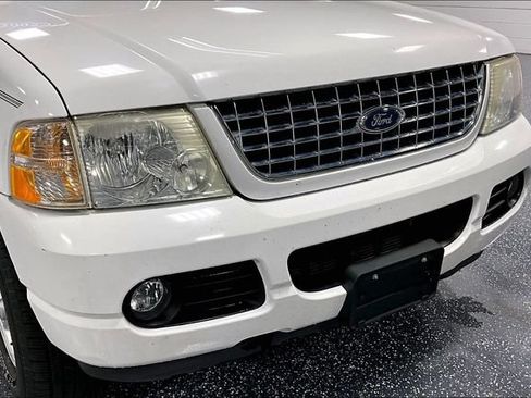 Used 2005 Ford Explorer XLT AWD/4WD image 23