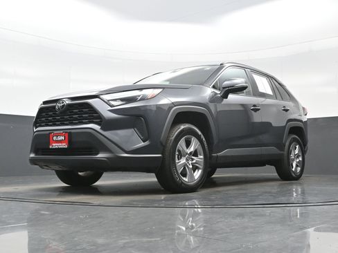 Used 2025 Toyota RAV4 XLE AWD/4WD image 28