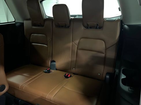 Used 2023 Nissan Pathfinder Platinum AWD/4WD image 16