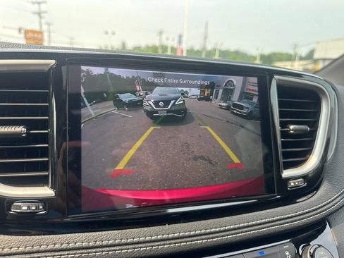 New 2027 Chrysler Pacifica Limited w/ Trailer Tow Group AWD/4WD image 15