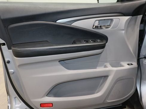 Used 2019 Honda Ridgeline RTL-T image 19