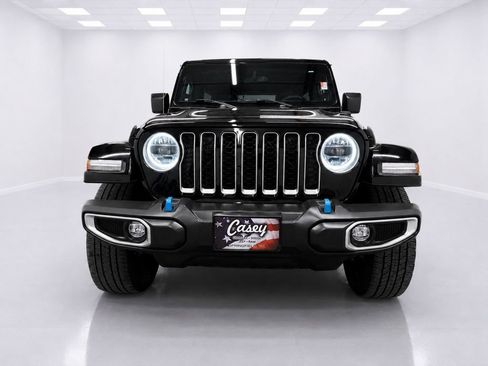 Used 2023 Jeep Wrangler Unlimited Sahara w/ Cold Weather Group AWD/4WD image 5