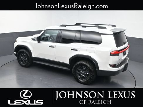 Used 2024 Lexus GX 550 AWD/4WD image 25