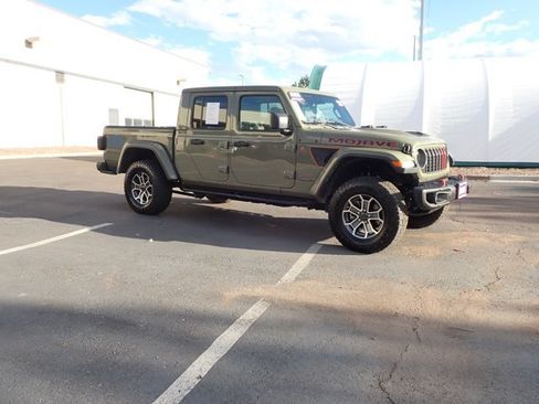 Used 2025 Jeep Gladiator Mojave AWD/4WD image 6