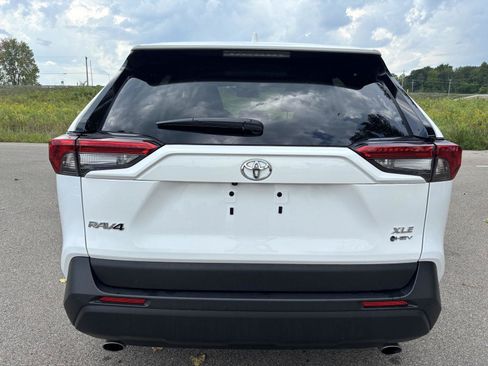 Used 2025 Toyota RAV4 XLE AWD/4WD image 4