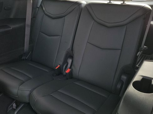 Used 2023 Cadillac XT6 Sport w/ Technology Package image 9