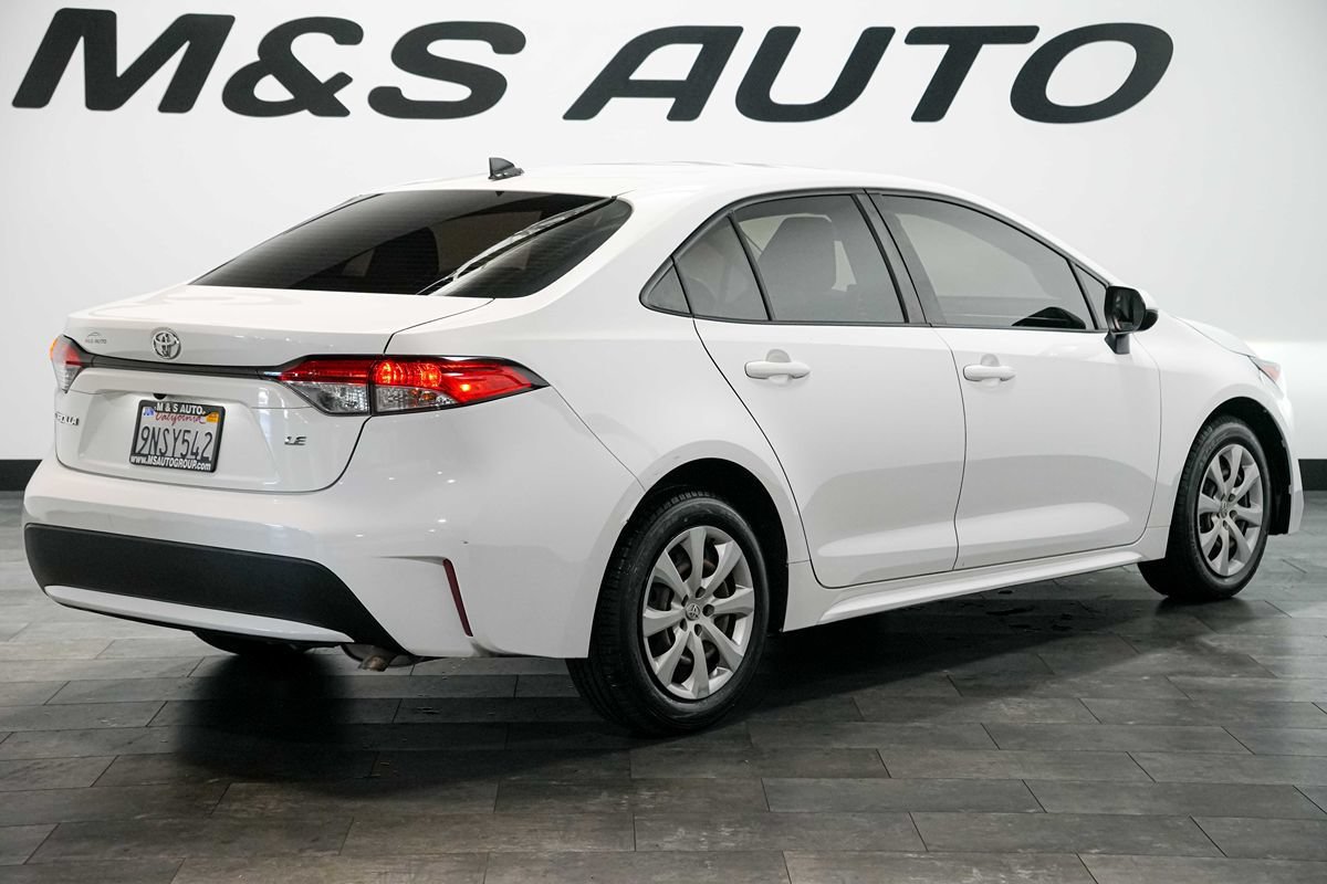 Used 2022 Toyota Corolla LE FWD image 4
