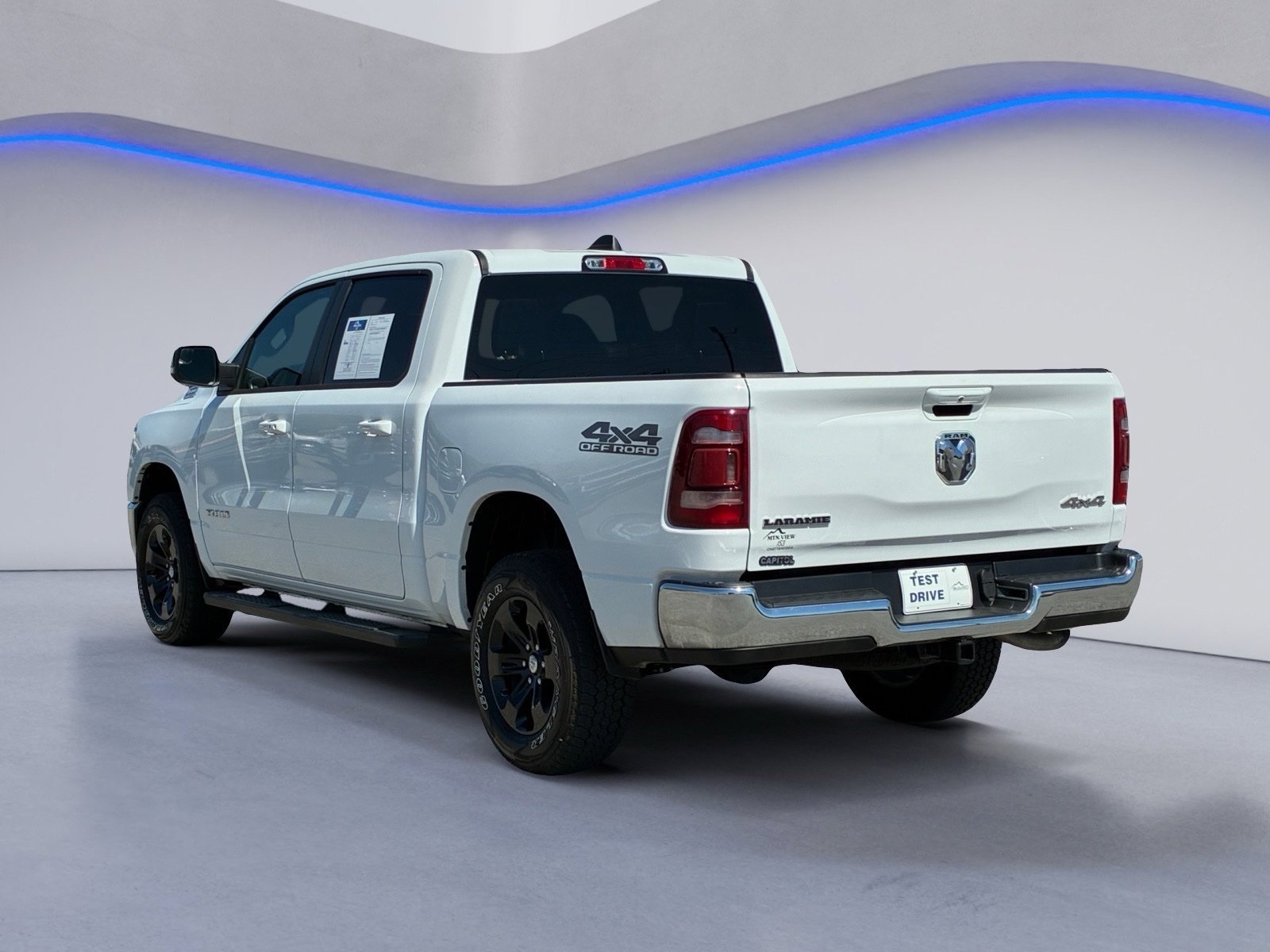 Used 2023 RAM 1500 Laramie w/ Off Road Group AWD/4WD image 3