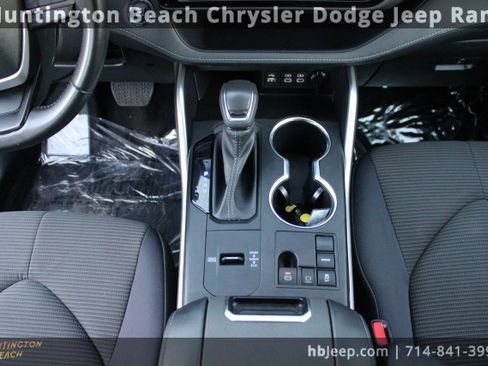 Used 2023 Toyota Highlander LE image 14