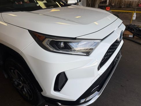 Used 2021 Toyota RAV4 SE w/ Weather & Moonroof Package AWD/4WD image 28