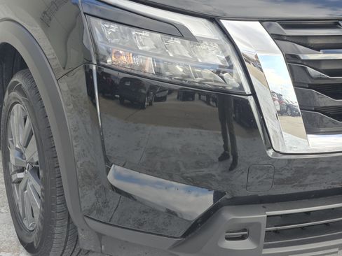 Used 2024 Nissan Pathfinder SV image 10