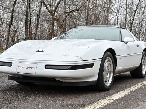 Used 1995 Chevrolet Corvette Coupe RWD image 14