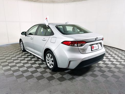 Used 2024 Toyota Corolla LE FWD image 5