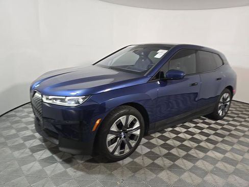 Used 2024 BMW iX xDrive50 w/ Premium Package AWD/4WD image 3