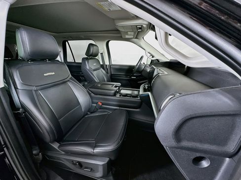 Used 2025 Ford Expedition Max Platinum AWD/4WD image 35