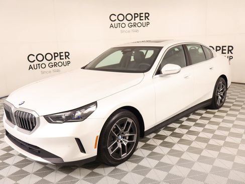 Used 2026 BMW 530i RWD image 11