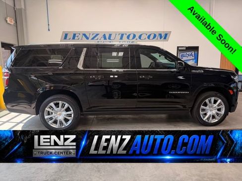 Used 2024 Chevrolet Suburban High Country AWD/4WD image 1