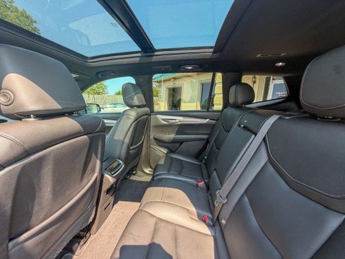 Used 2022 Cadillac XT6 Luxury FWD image 6
