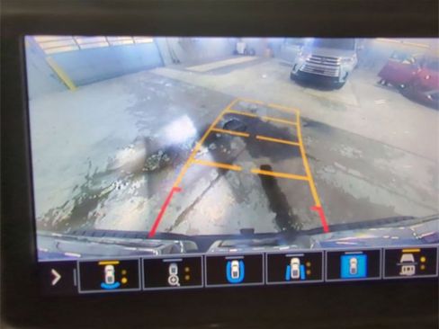 Used 2022 GMC Sierra 2500 AT4 w/ AT4 Preferred Package image 15