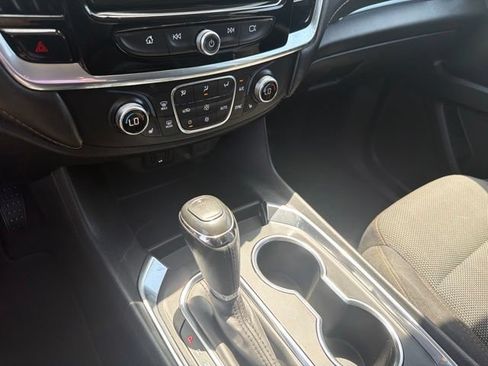 Used 2020 Chevrolet Traverse LT AWD/4WD image 21