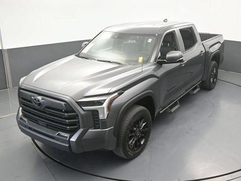 Used 2025 Toyota Tundra SR5 w/ SR5 Convenience Package AWD/4WD image 43
