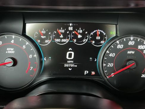 Used 2017 Chevrolet Camaro SS RWD image 2