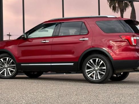 Used 2017 Ford Explorer Platinum AWD/4WD image 6