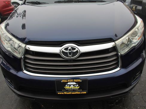 Used 2015 Toyota Highlander XLE image 9