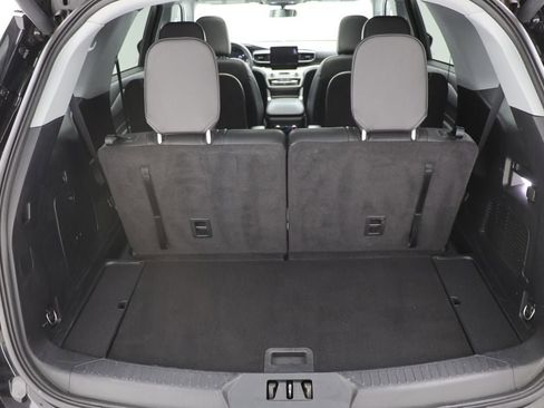 Used 2022 Ford Explorer XLT w/ Equipment Group 202A image 29