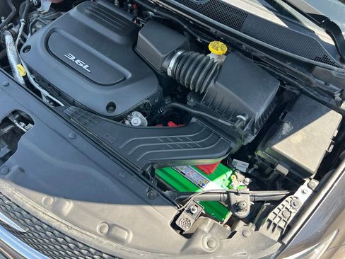 Used 2018 Chrysler Pacifica Touring-L Plus FWD image 49