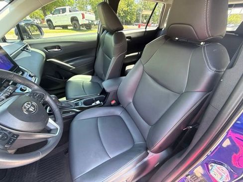 Used 2023 Toyota Corolla Cross XLE w/ Convenience Package FWD image 25