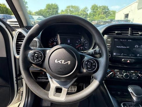 Used 2022 Kia Soul LX FWD image 41