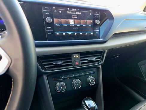 Used 2022 Volkswagen Taos SE image 14