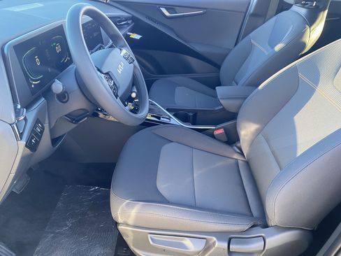 New 2026 Kia Niro LX image 17