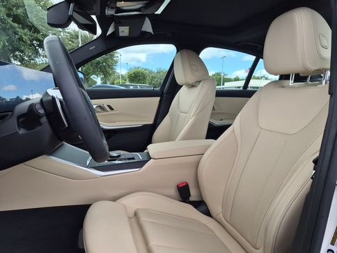 Used 2025 BMW 330i Sedan w/ Premium Package RWD image 12