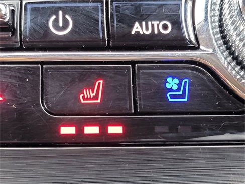 Certified 2022 Lincoln Nautilus Reserve w/ Equipment Group 201A image 8