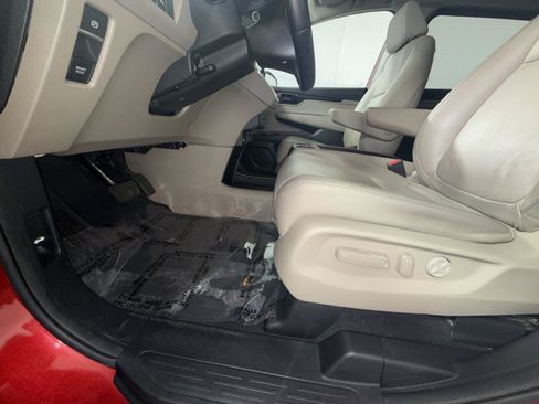 Used 2024 Honda Odyssey Touring image 14