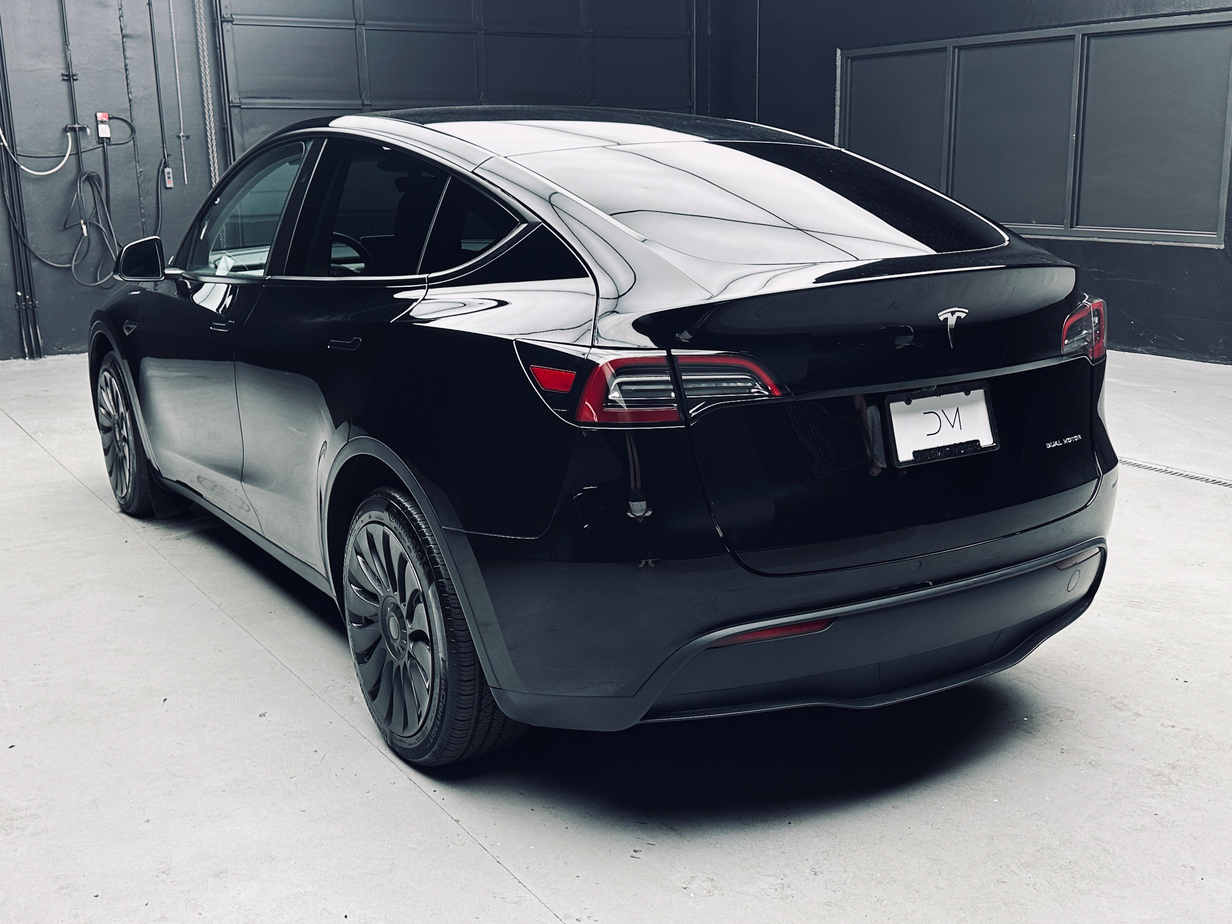 Used 2023 Tesla Model Y Long Range AWD/4WD image 5