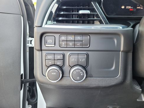 Used 2025 Chevrolet Tahoe LT AWD/4WD image 24