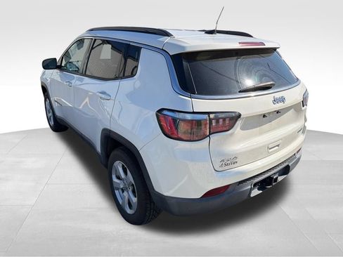 Used 2019 Jeep Compass Latitude w/ Popular Equipment Group AWD/4WD image 5