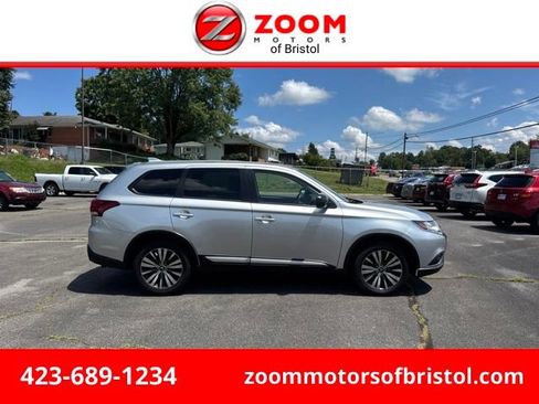 Used 2020 Mitsubishi Outlander ES FWD image 1